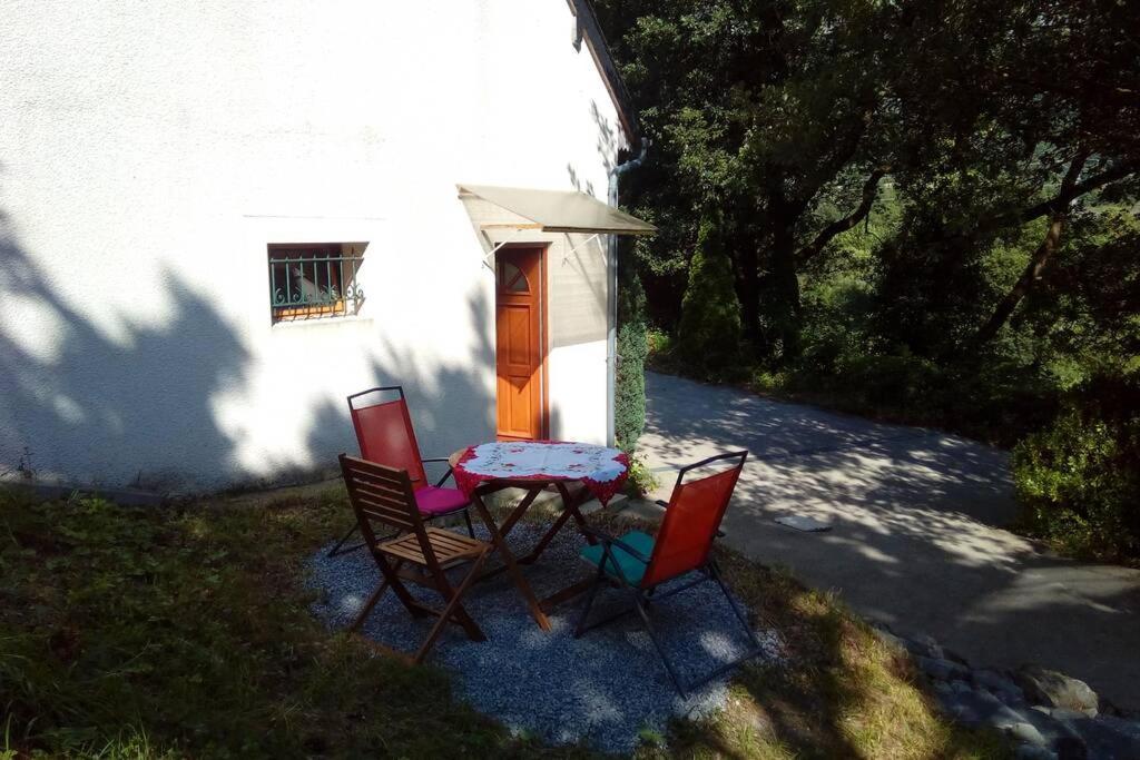 Duplex At The Foothills Of The Pyrenees Apartment Geu Exterior photo
