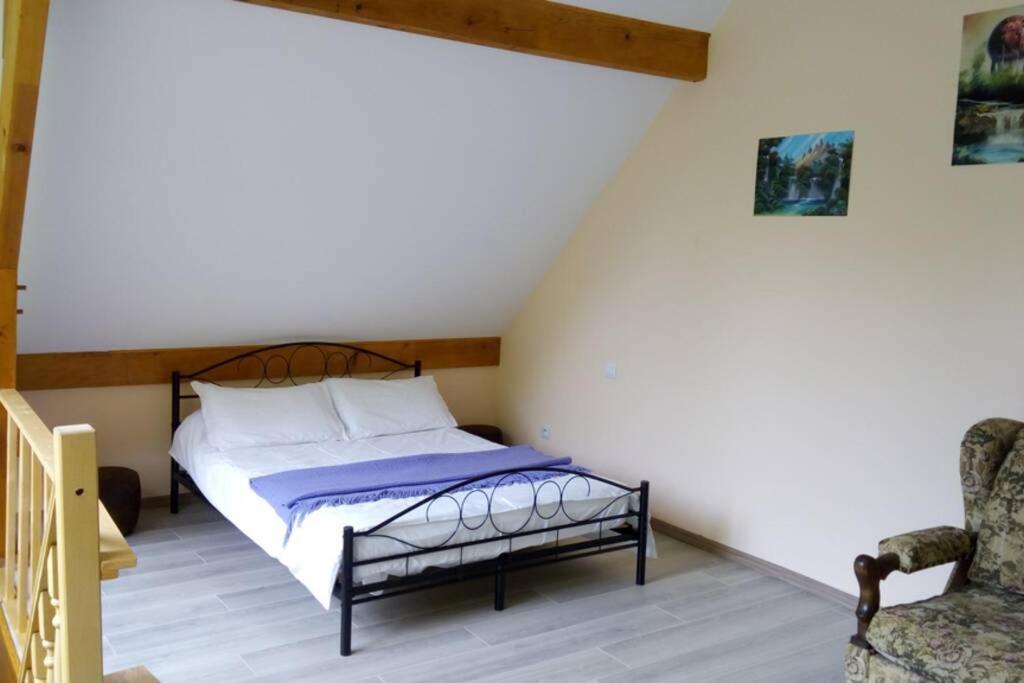 Duplex At The Foothills Of The Pyrenees Apartment Geu Exterior photo